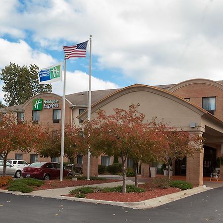 Holiday Inn Express Hotel & Suites Canton By Ihg Exterior photo