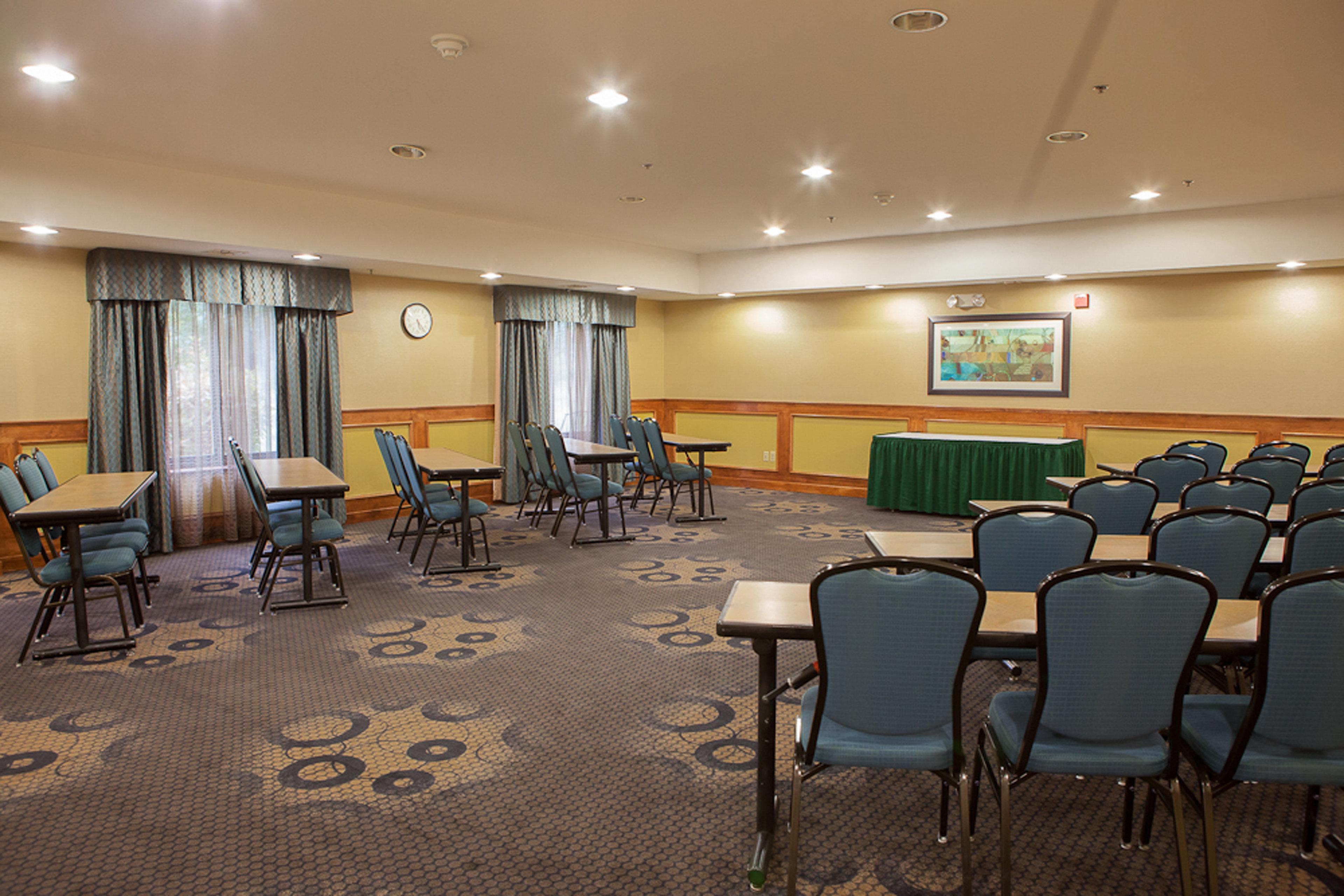 Holiday Inn Express Hotel & Suites Canton By Ihg Exterior photo