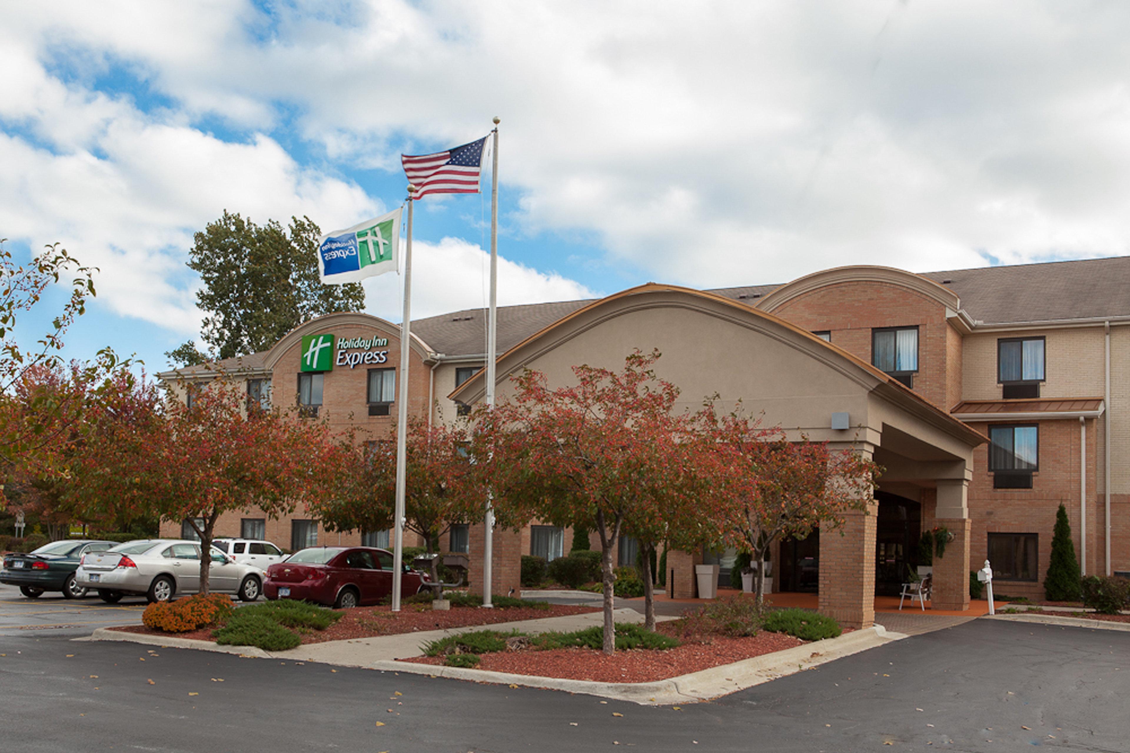 Holiday Inn Express Hotel & Suites Canton By Ihg Exterior photo