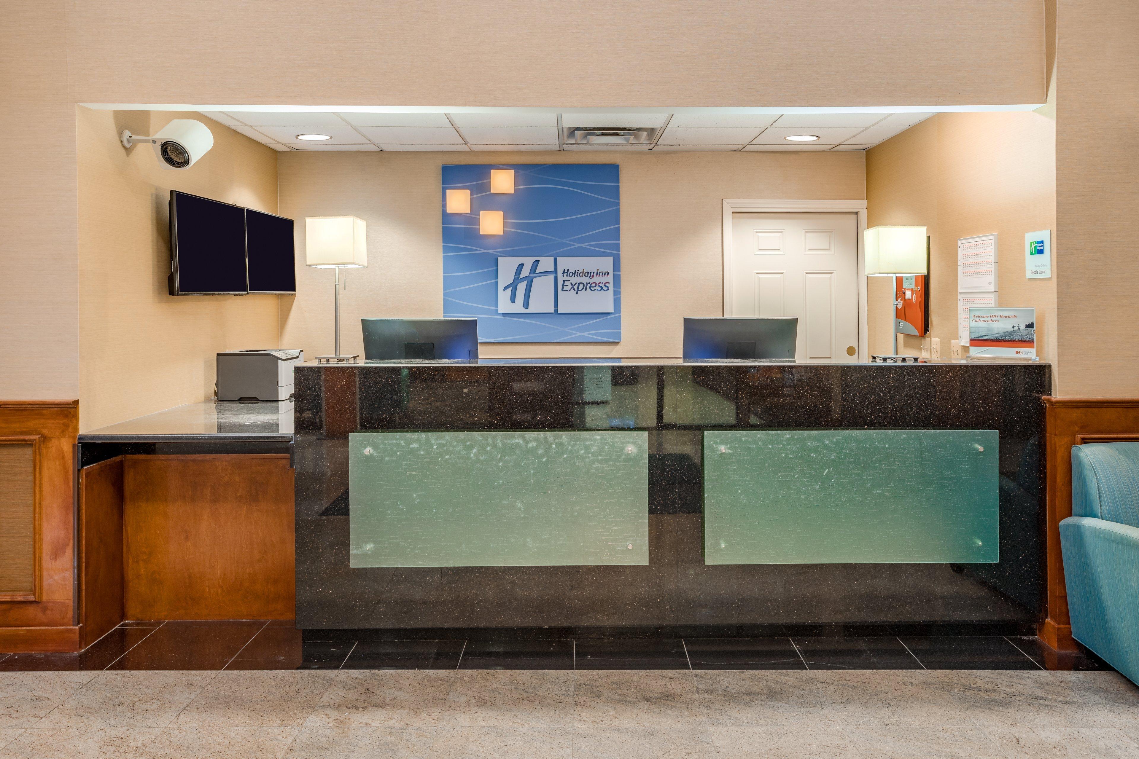 Holiday Inn Express Hotel & Suites Canton By Ihg Exterior photo