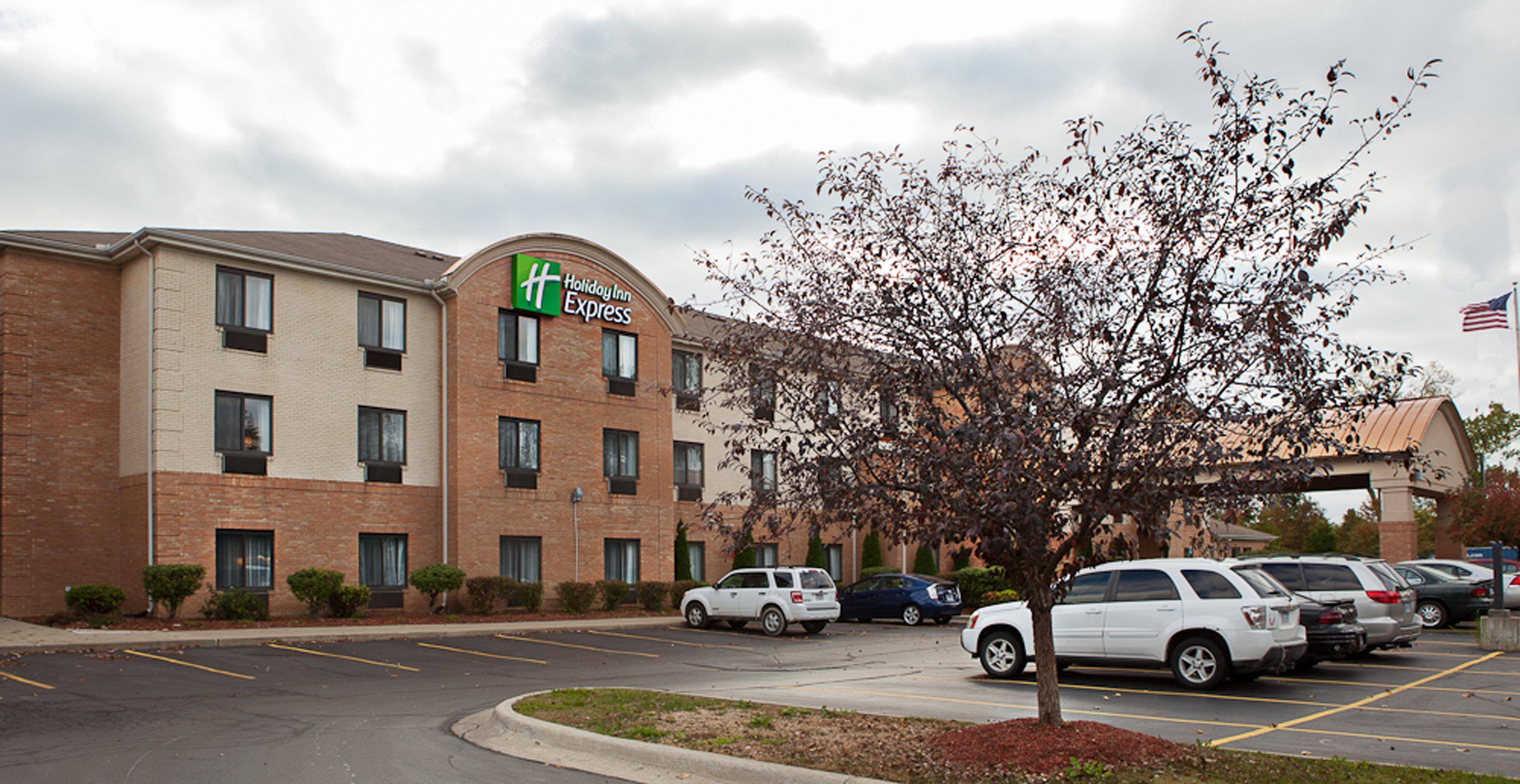 Holiday Inn Express Hotel & Suites Canton By Ihg Exterior photo
