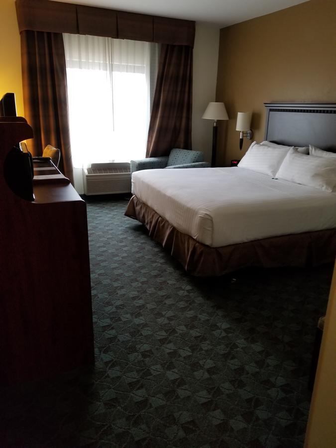 Holiday Inn Express Hotel & Suites Canton By Ihg Exterior photo
