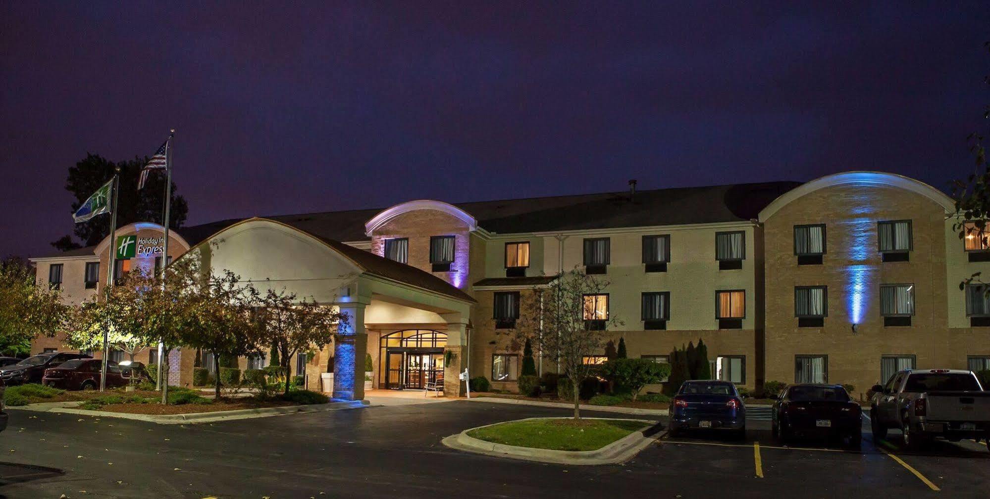 Holiday Inn Express Hotel & Suites Canton By Ihg Exterior photo